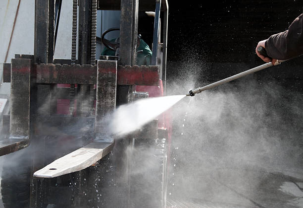 Best Garage Pressure Washing  in Farley, IA